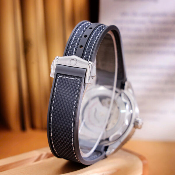Đồng hồ Omega Seamaster Planet Ocean 600M cọc dạ quang dây dù đen fake 11 42mm