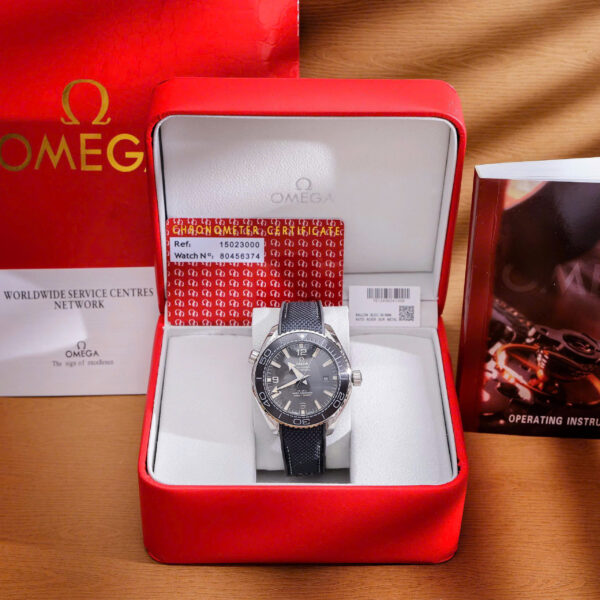 Đồng hồ Omega Seamaster Planet Ocean 600M cọc dạ quang dây dù đen fake 11 42mm