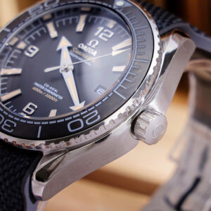 Đồng hồ Omega Seamaster Planet Ocean 600M cọc dạ quang dây dù đen fake 11 42mm