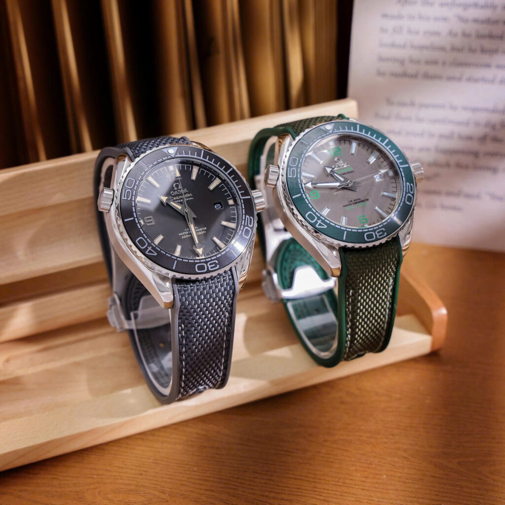 Đồng hồ Omega Seamaster Planet Ocean 600M cọc dạ quang dây dù đen fake 11 42mm