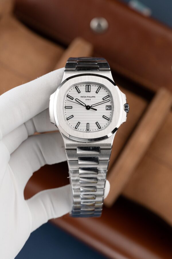 Đồng hồ Patek Philippe Nautilus 5711 mặt trắng Replica 11 máy khắc nhà máy BBF 40mm (2)