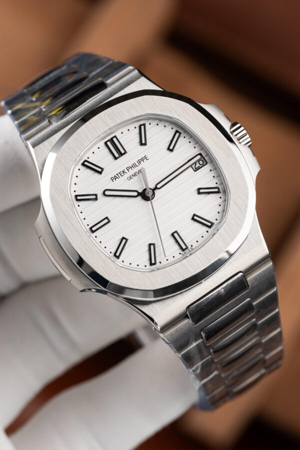 Đồng hồ Patek Philippe Nautilus 5711 mặt trắng Replica 11 máy khắc nhà máy BBF 40mm (2)