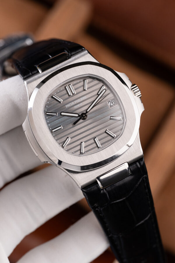 Đồng hồ Patek Philippe Nautilus 5711 mặt xám dây da chế tác máy khắc xưởng BBF 40mm (2)