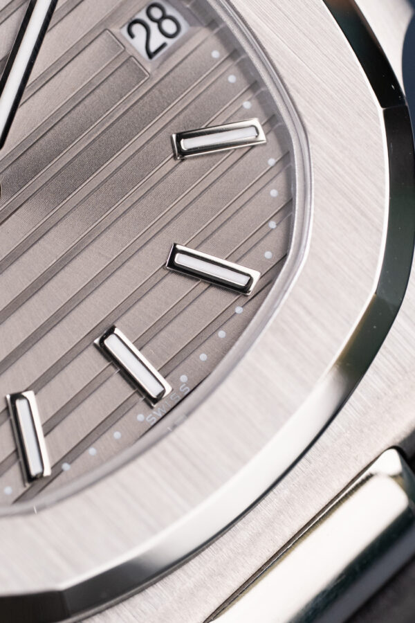 Đồng hồ Patek Philippe Nautilus 5711 mặt xám dây da chế tác máy khắc xưởng BBF 40mm (2)