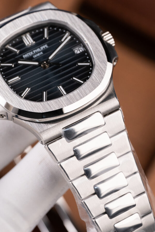 Đồng hồ Patek Philippe Nautilus 5711 mặt xanh blue Replica 11 máy khắc xưởng BBF 40mm (2)