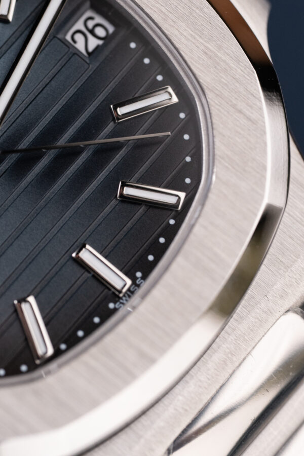 Đồng hồ Patek Philippe Nautilus 5711 mặt xanh blue Replica 11 máy khắc xưởng BBF 40mm (2)