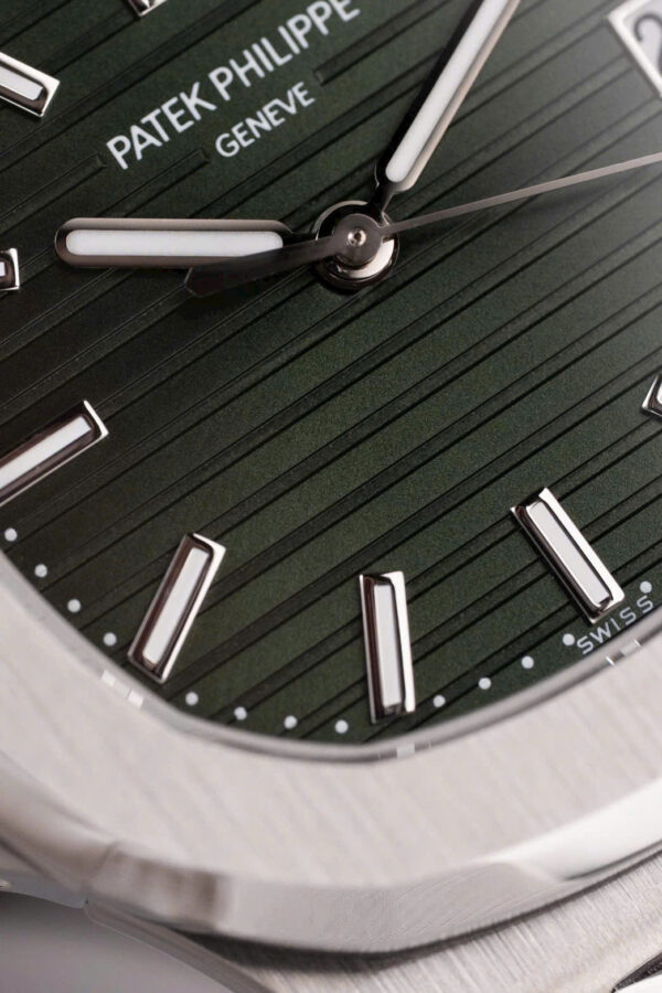Đồng hồ Patek Philippe Nautilus 5711 mặt xanh lá cây Replica 11 máy khắc xưởng BBF 40mm (4)