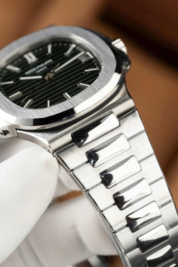 Đồng hồ Patek Philippe Nautilus 5711 mặt xanh lá cây Replica 11 máy khắc xưởng BBF 40mm (4)