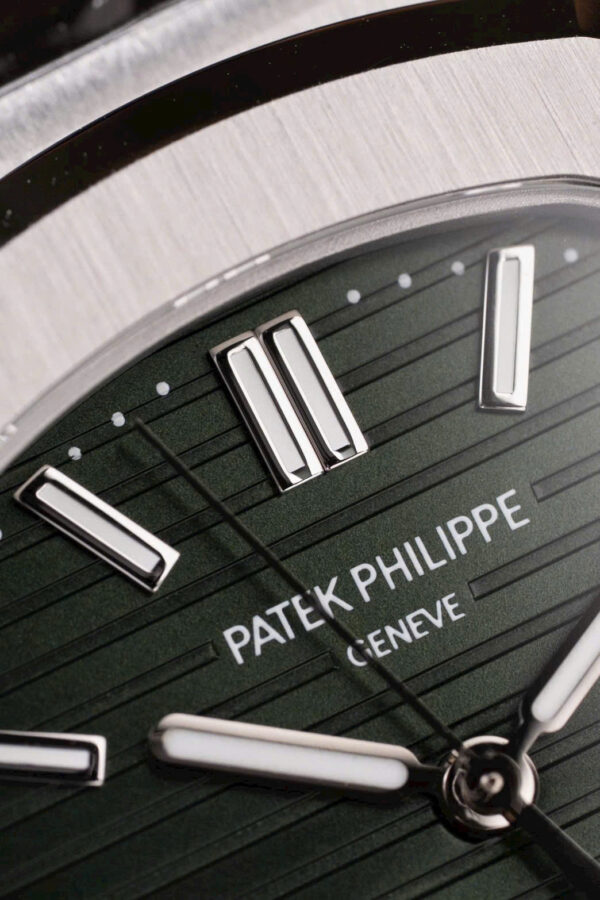Đồng hồ Patek Philippe Nautilus 5711 mặt xanh lá cây Replica 11 máy khắc xưởng BBF 40mm (4)