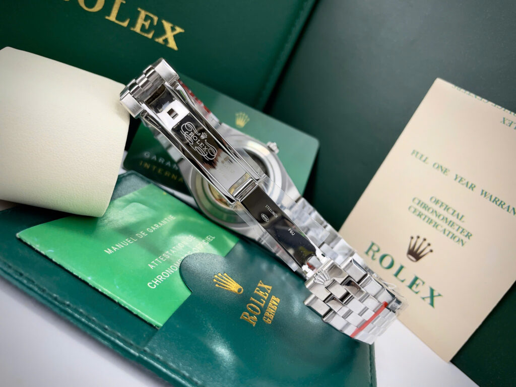Đồng hồ Rolex Land-Dweller mặt xanh blue cọc số dạ quang fake 11 40mm