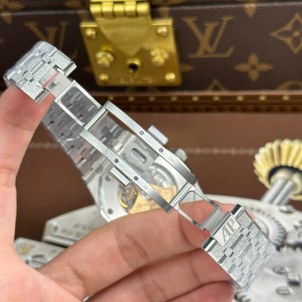 Đồng hồ Audemars Piguet Replica 11 Royal Oak 15410 Frosted Gold mặt đen máy cơ tự động xưởng APS 41mm (2)