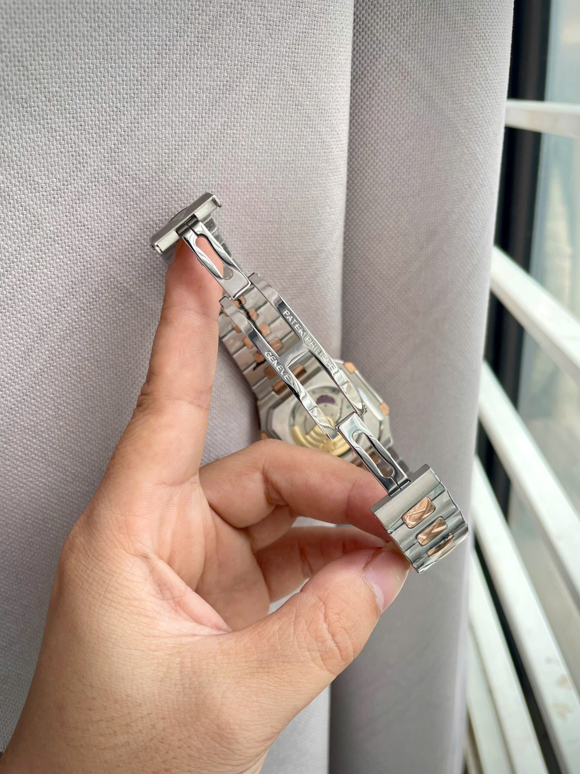 Đồng hồ Patek philippe 5821 nam demi mặt xanh đính đá baguette fake cao cấp 45mm (1) Đồng hồ Patek philippe 5821 nam demi mặt xanh đính đá baguette fake cao cấp 45mm