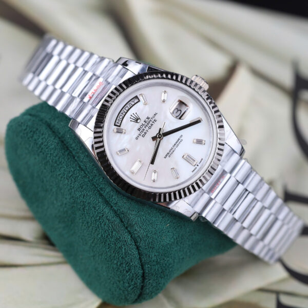 Đồng hồ Rolex Day-Date Replica 11 mặt khảm xà cừ cọc số đính moissanite baguette 40mm (2)