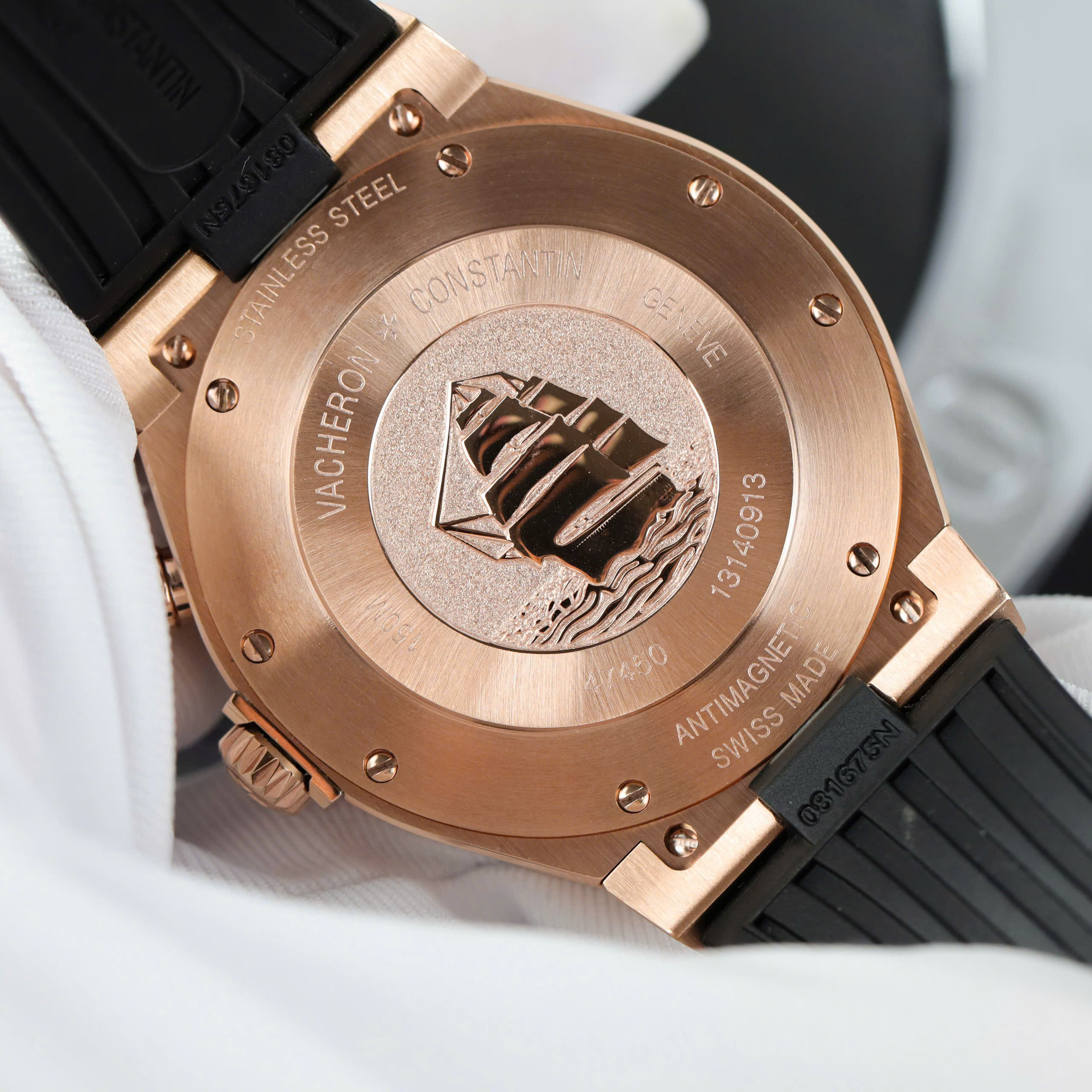 Đồng hồ Vacheron Constantin Overseas Dual Time 47450 Replica 11 nam mặt trắng dây cao su 42mm (3) Đồng hồ Vacheron Constantin Overseas Dual Time 47450 Replica 11 nam mặt trắng dây cao su 42mm (2)