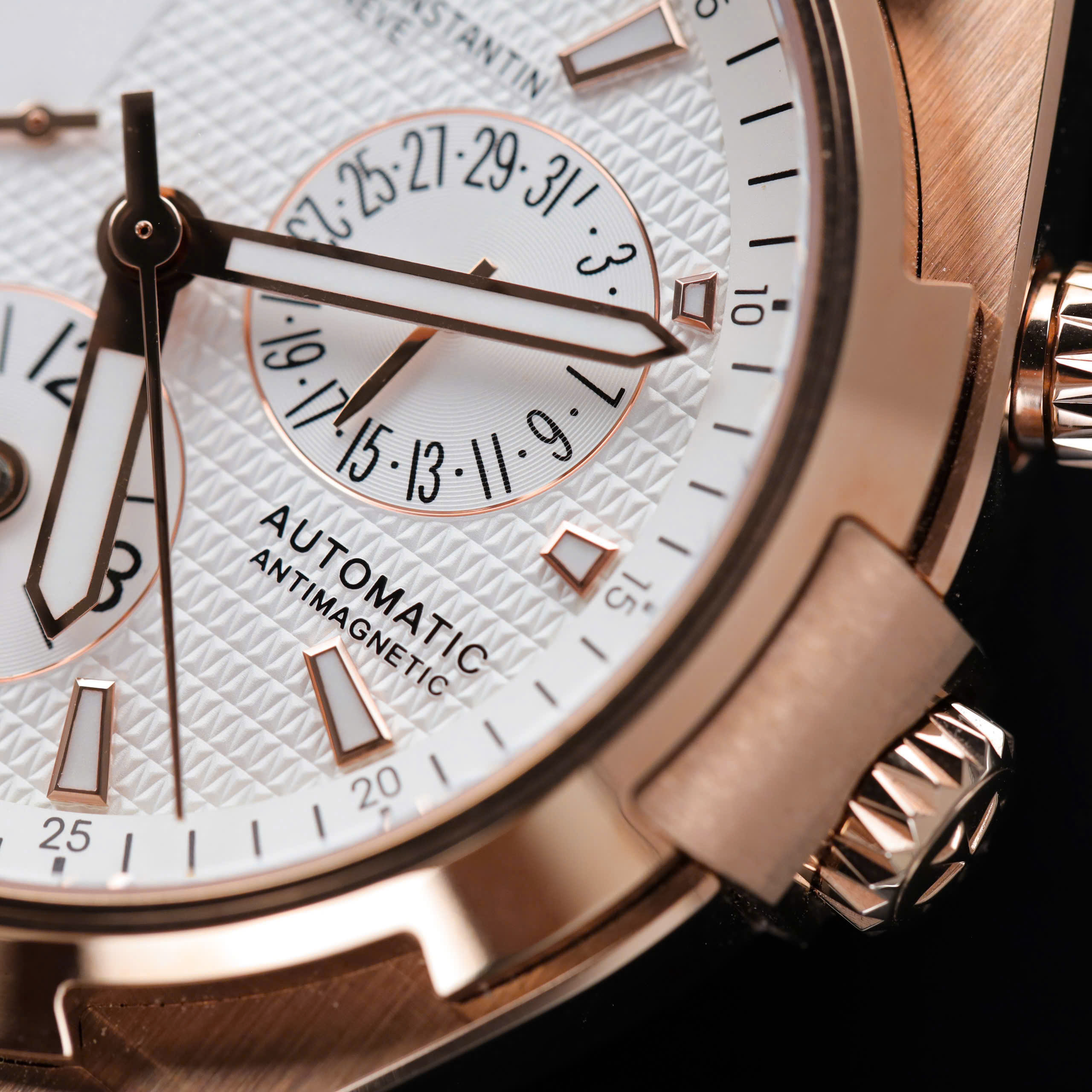 Đồng hồ Vacheron Constantin Overseas Dual Time 47450 Replica 11 nam mặt trắng dây cao su 42mm (6) Đồng hồ Vacheron Constantin Overseas Dual Time 47450 Replica 11 nam mặt trắng dây cao su 42mm (2)