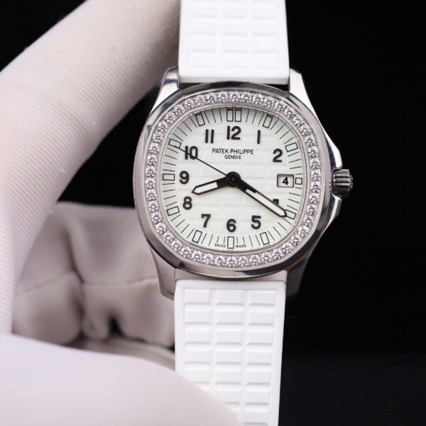 Đồng hồ nữ Patek Philippe Aquanaut 5067 Rep 11 màu trắng viền đính kim cương moissanite 35 (2)