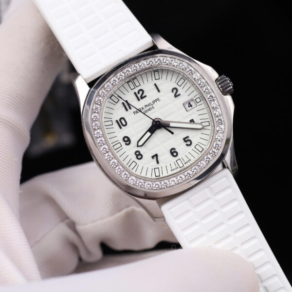 Đồng hồ nữ Patek Philippe Aquanaut 5067 Rep 11 màu trắng viền đính kim cương moissanite 35 (2)