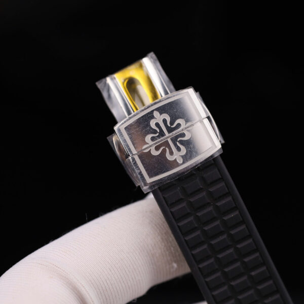 Đồng hồ nữ Patek Philippe Aquanaut 5067 Replica 11 màu đen viền đính kim cương moissanite 35 (2)