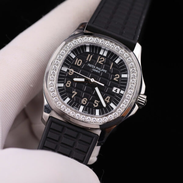 Đồng hồ nữ Patek Philippe Aquanaut 5067 Replica 11 màu đen viền đính kim cương moissanite 35 (2)