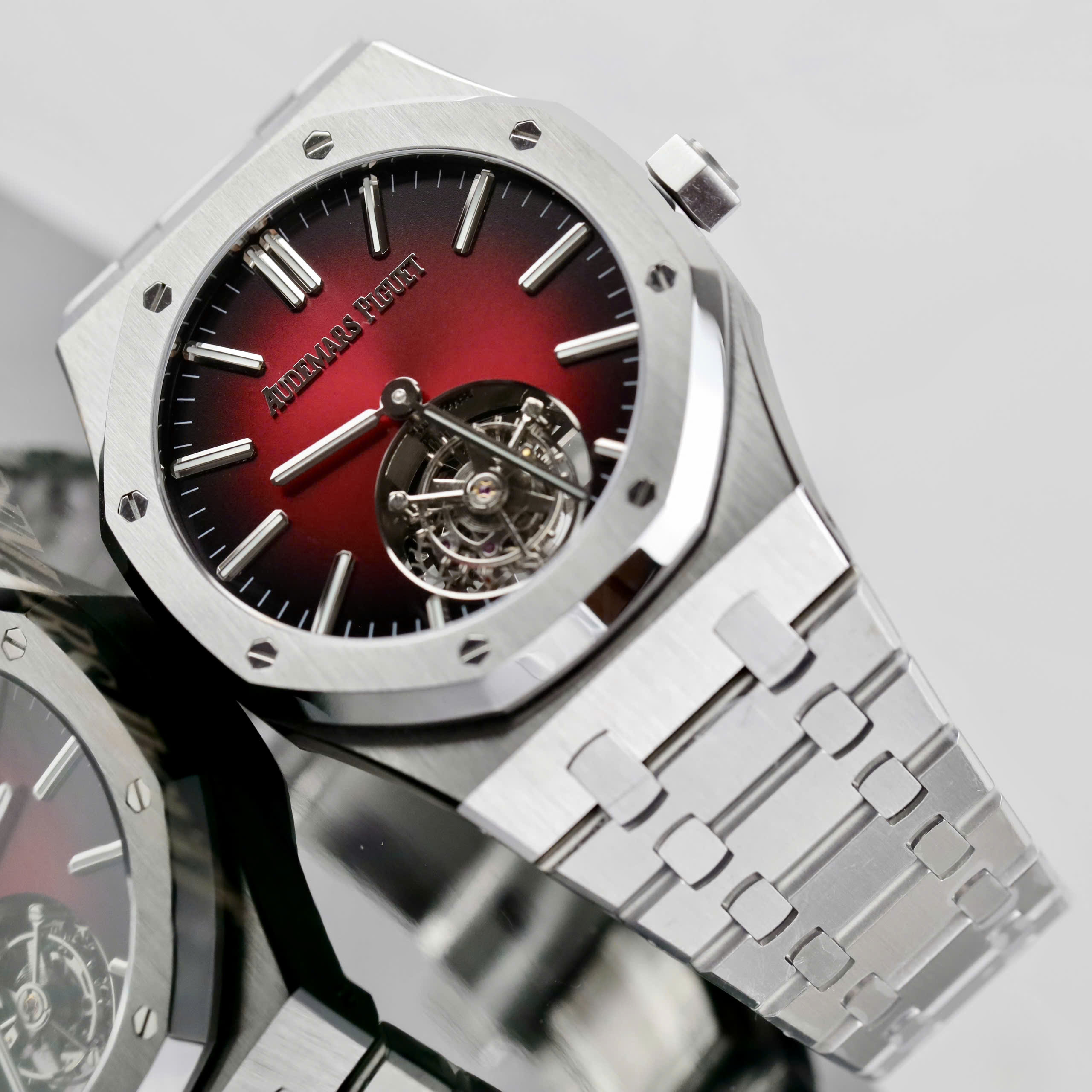 Đồng hồ Audemars Piguet Royal Oak Selfwinding Flying Tourbillon 26730ST Rep 11 mặt số màu đỏ tía bộ máy Tourbillon 41mm (9) Đồng hồ Audemars Piguet Royal Oak Selfwinding Flying Tourbillon 26730ST Rep 11 mặt số màu đỏ tía bộ máy Tourbillon 41mm (2)