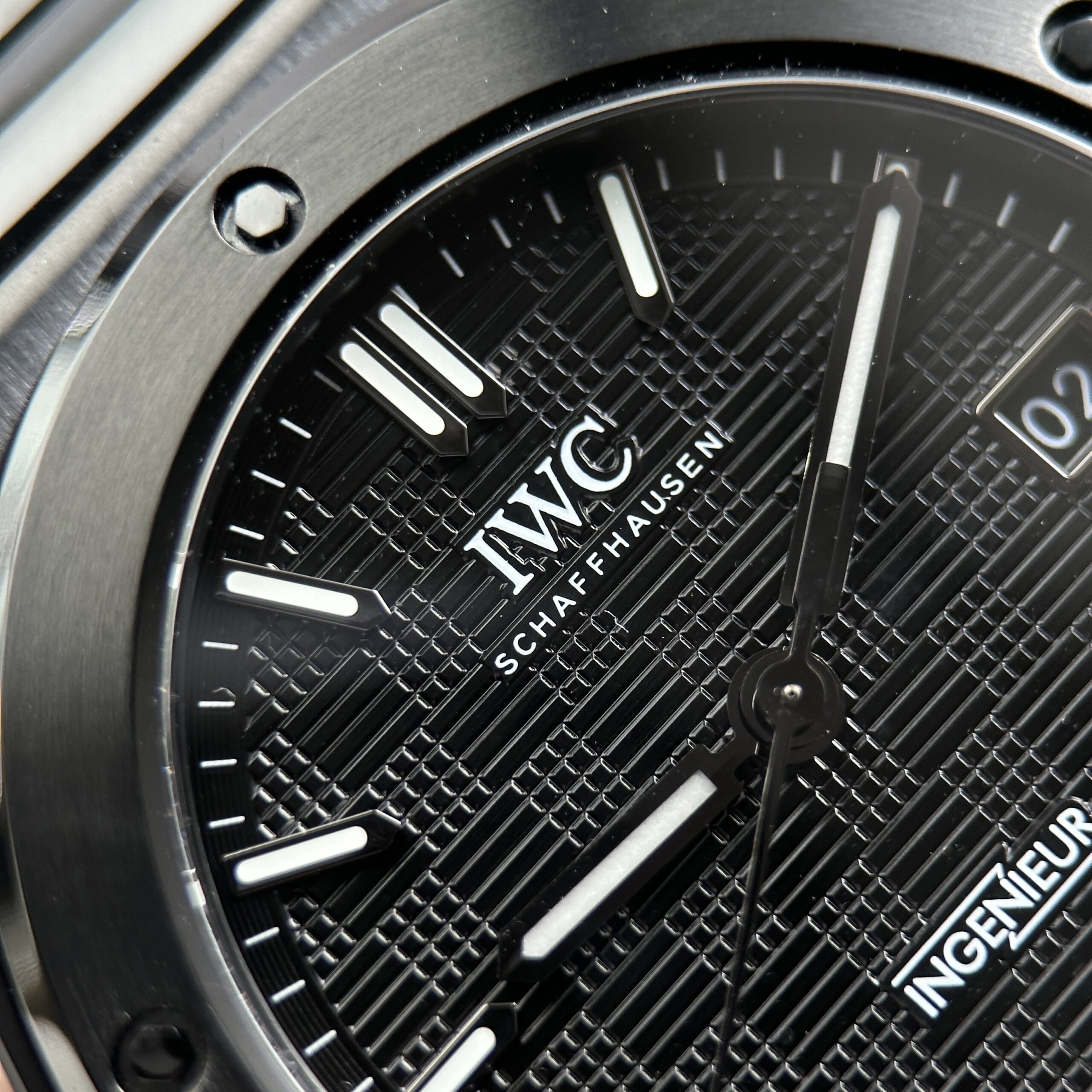 Đồng hồ IWC Ingenieur Rep 11 màu đen máy cơ Thuỵ Sỹ xưởng GH 40mm (5) Đồng hồ IWC Ingenieur Rep 11 màu đen máy cơ Thuỵ Sỹ xưởng GH 40mm (12)