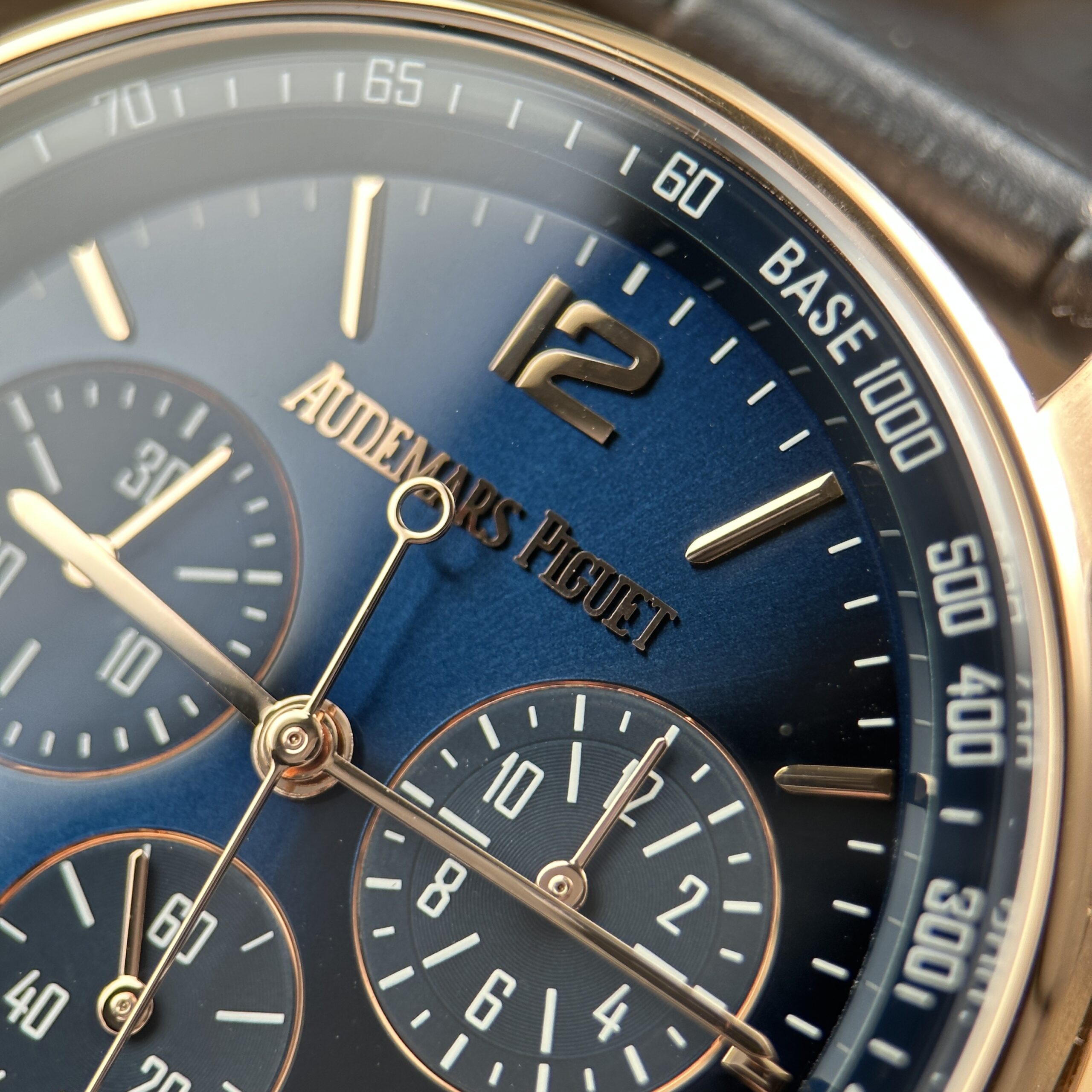 Đồng hồ Audemars Piguet Code 11.59 Rep 11 mặt số màu xanh dương dây da xưởng APS 41mm (6) Đồng hồ Audemars Piguet Code 11.59 Rep 11 mặt số màu xanh dương dây da xưởng APS 41mm (2)