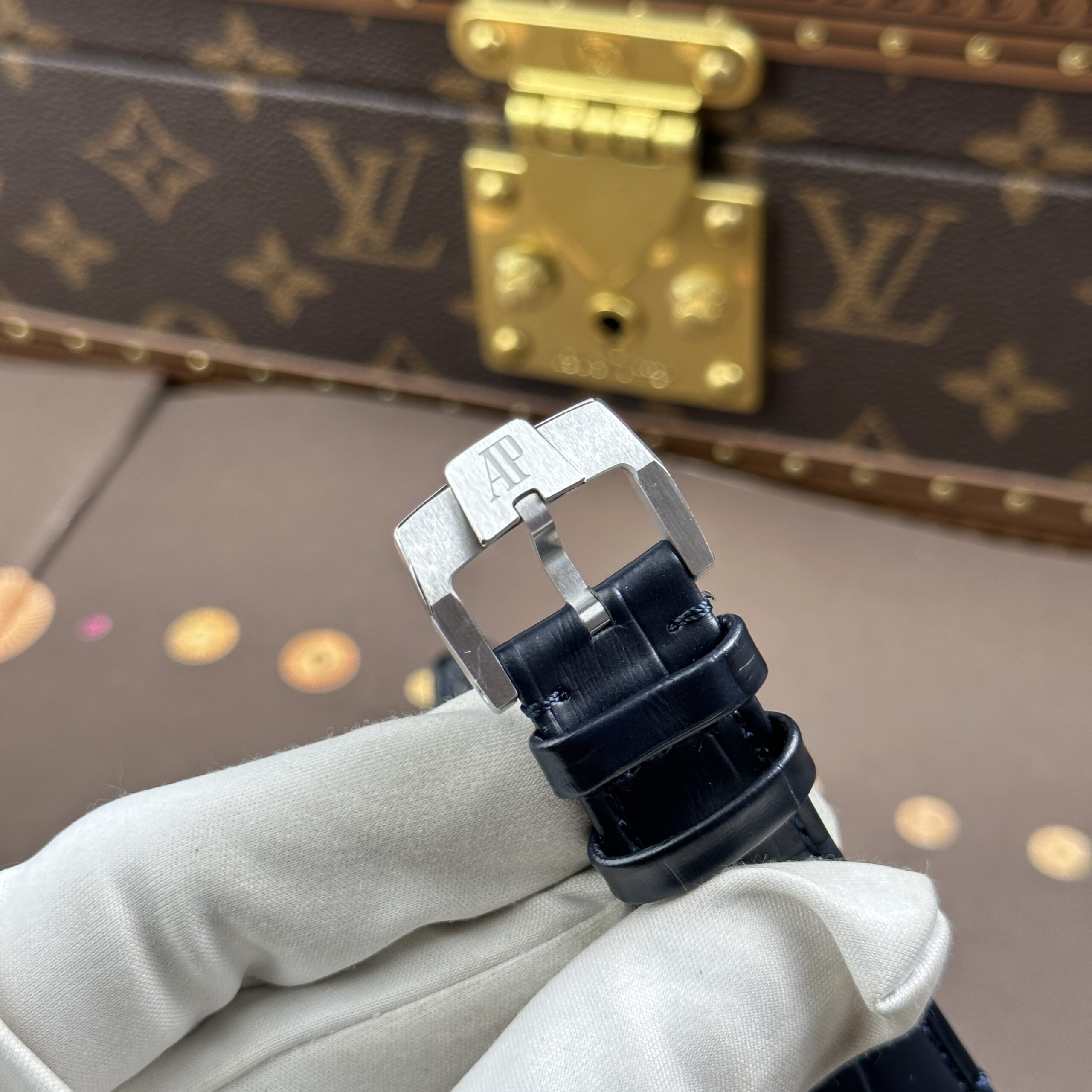 Đồng hồ Audemars Piguet Code 11.59 Rep 11 mặt xanh dương máy cơ tự động nhà máy APS 41mm (13) Đồng hồ Audemars Piguet Code 11.59 Rep 11 mặt xanh dương máy cơ tự động nhà máy APS 41mm (1)