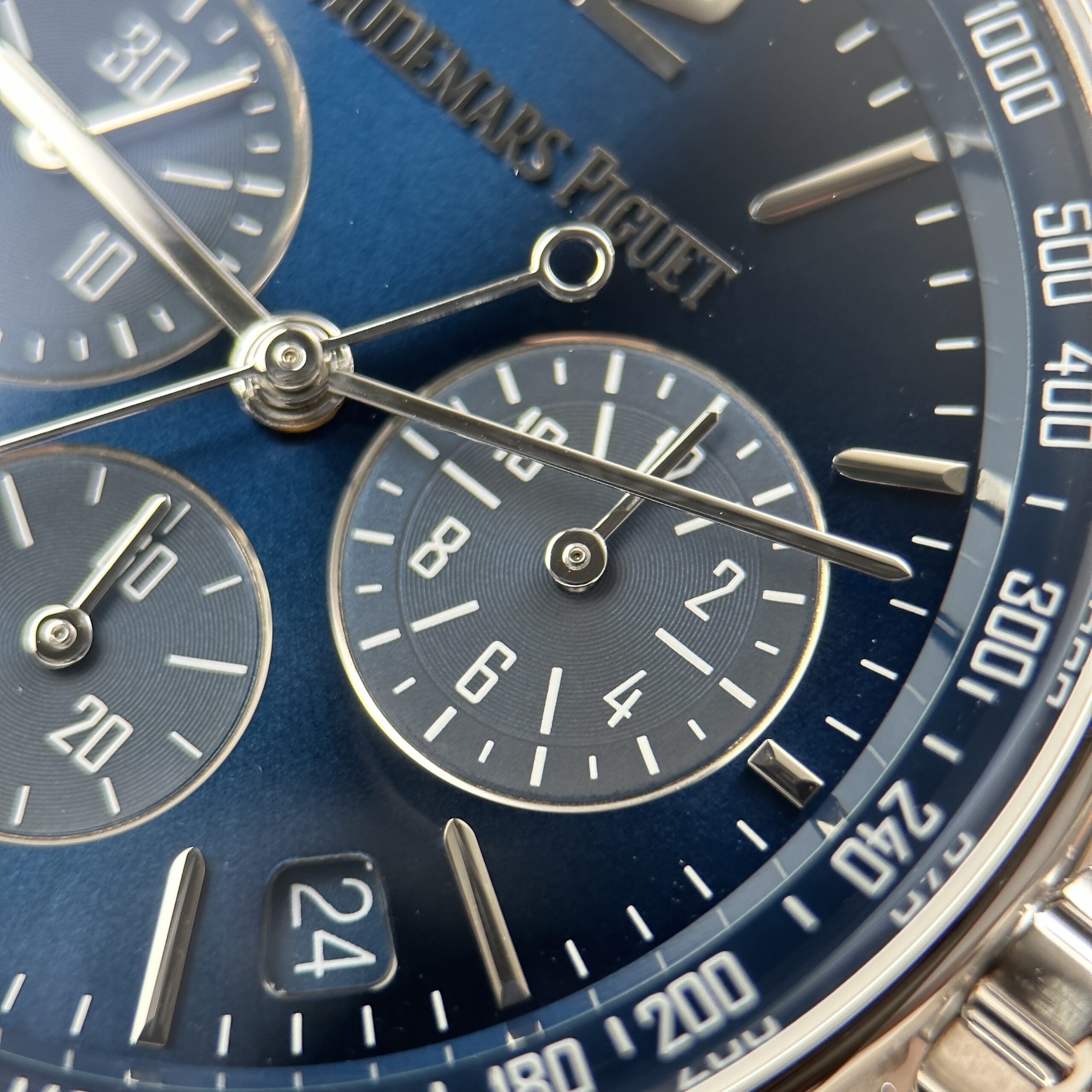 Đồng hồ Audemars Piguet Code 11.59 Rep 11 mặt xanh dương máy cơ tự động nhà máy APS 41mm (16) Đồng hồ Audemars Piguet Code 11.59 Rep 11 mặt xanh dương máy cơ tự động nhà máy APS 41mm (1)