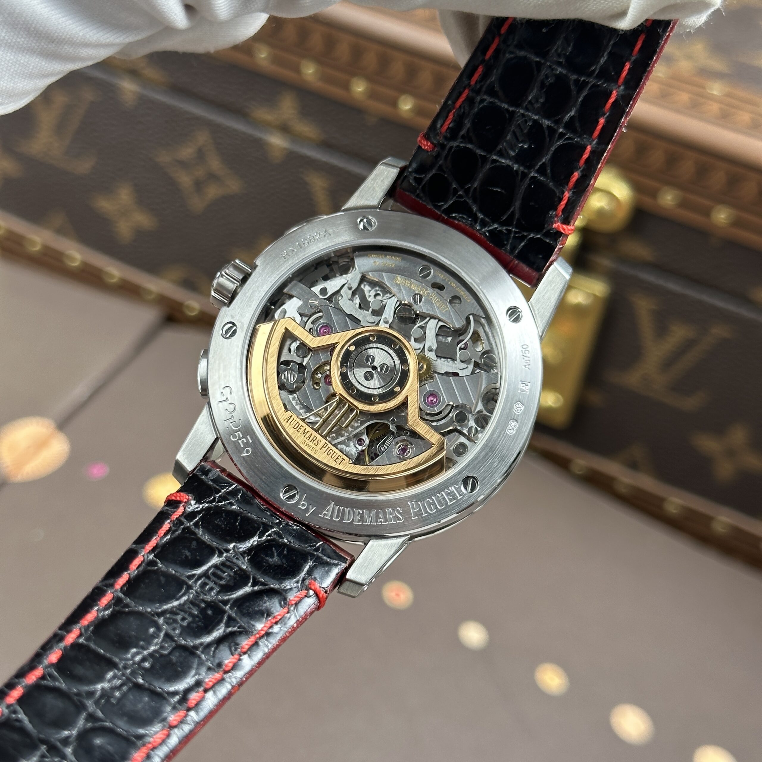 Đồng hồ Audemars Piguet Code 11.59 Rep cao cấp mặt số màu đỏ tía nhà máy APS 41mm (1) Đồng hồ Audemars Piguet Code 11.59 Rep cao cấp mặt số màu đỏ tía nhà máy APS 41mm (1)
