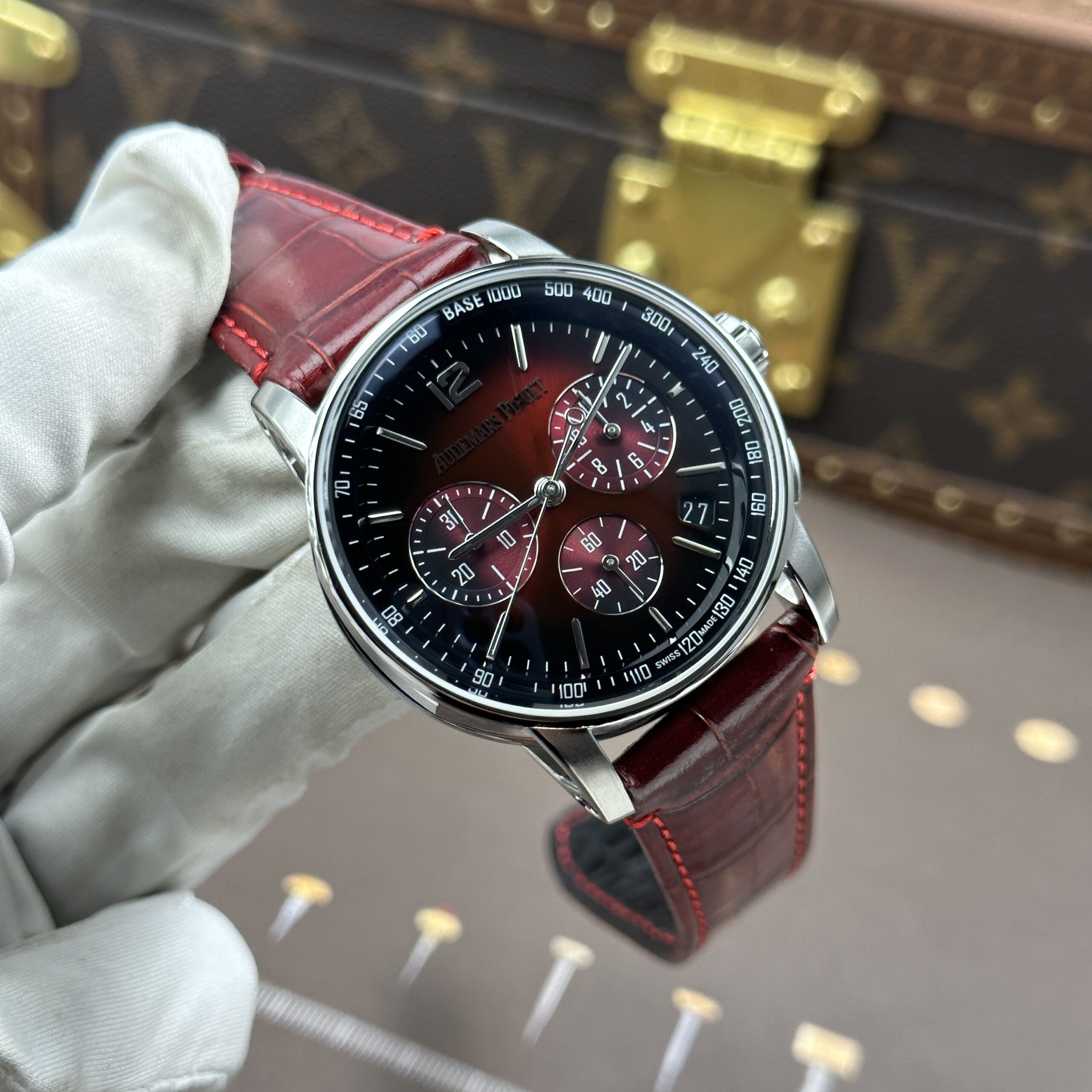 Đồng hồ Audemars Piguet Code 11.59 Rep cao cấp mặt số màu đỏ tía nhà máy APS 41mm (10) Đồng hồ Audemars Piguet Code 11.59 Rep cao cấp mặt số màu đỏ tía nhà máy APS 41mm (1)