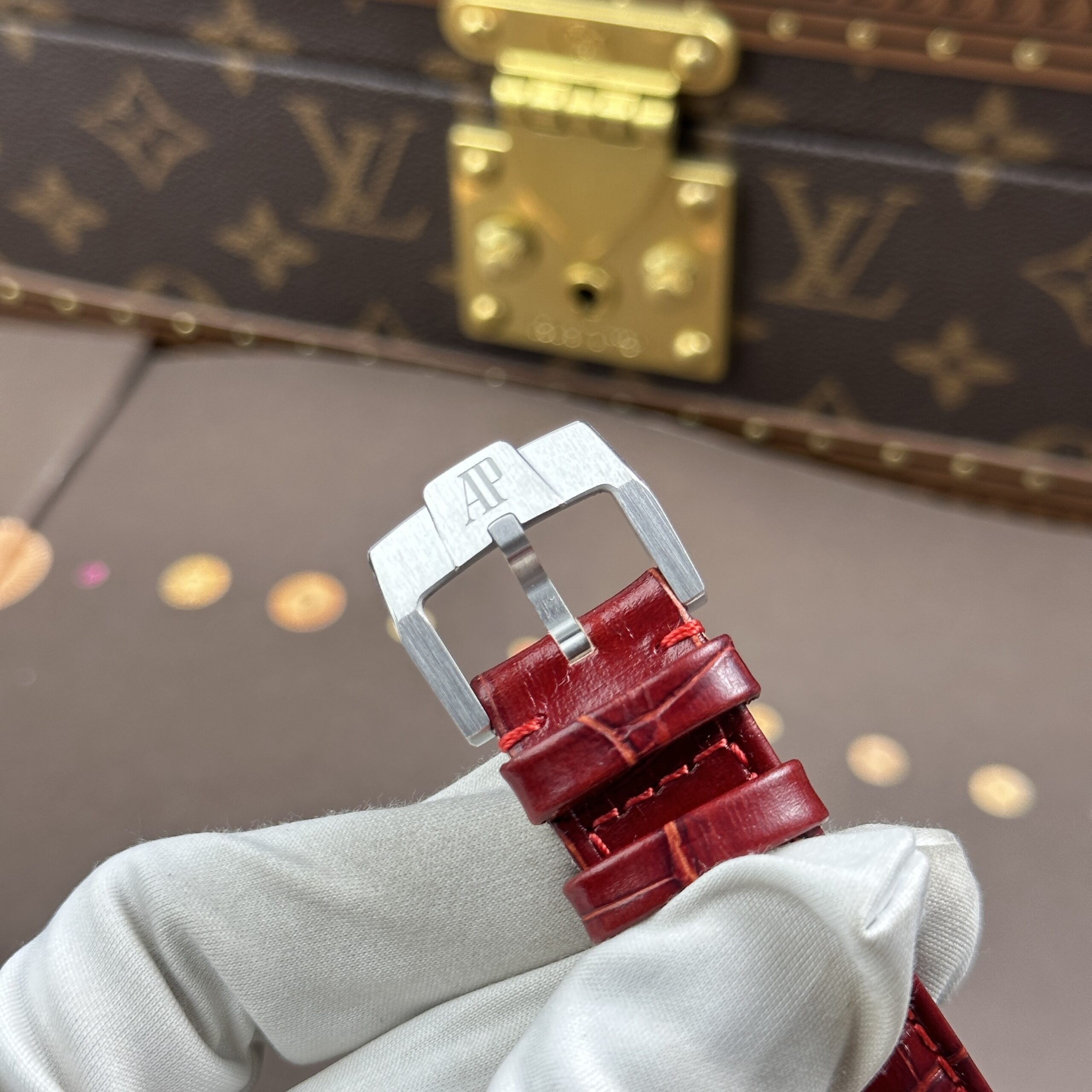 Đồng hồ Audemars Piguet Code 11.59 Rep cao cấp mặt số màu đỏ tía nhà máy APS 41mm (2) Đồng hồ Audemars Piguet Code 11.59 Rep cao cấp mặt số màu đỏ tía nhà máy APS 41mm (1)