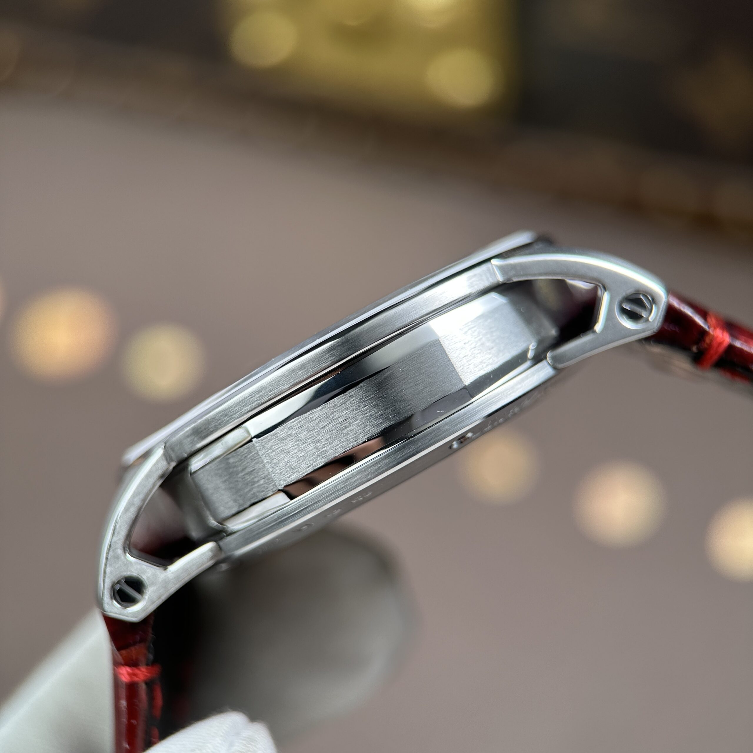 Đồng hồ Audemars Piguet Code 11.59 Rep cao cấp mặt số màu đỏ tía nhà máy APS 41mm (3) Đồng hồ Audemars Piguet Code 11.59 Rep cao cấp mặt số màu đỏ tía nhà máy APS 41mm (1)