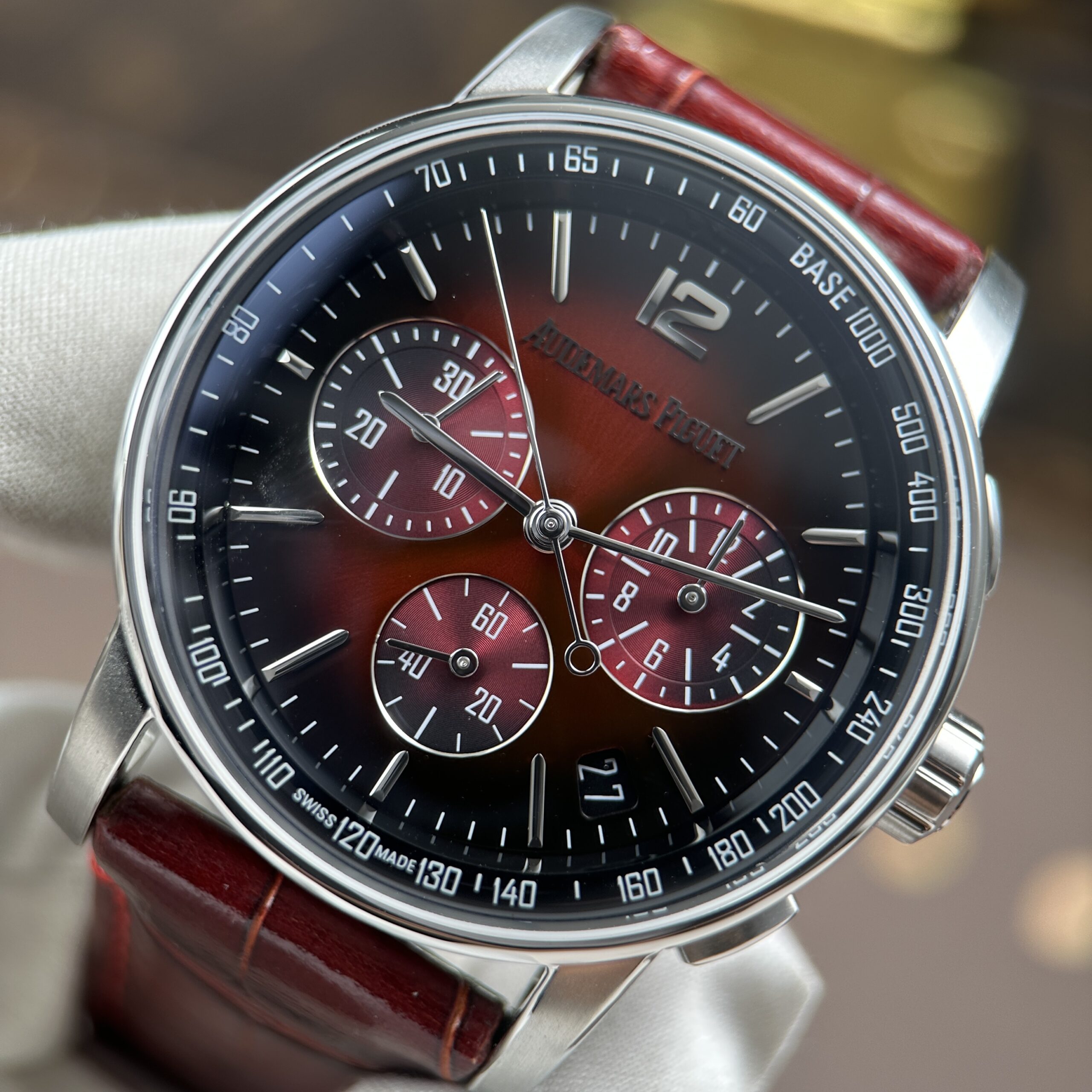 Đồng hồ Audemars Piguet Code 11.59 Rep cao cấp mặt số màu đỏ tía nhà máy APS 41mm (8) Đồng hồ Audemars Piguet Code 11.59 Rep cao cấp mặt số màu đỏ tía nhà máy APS 41mm (1)