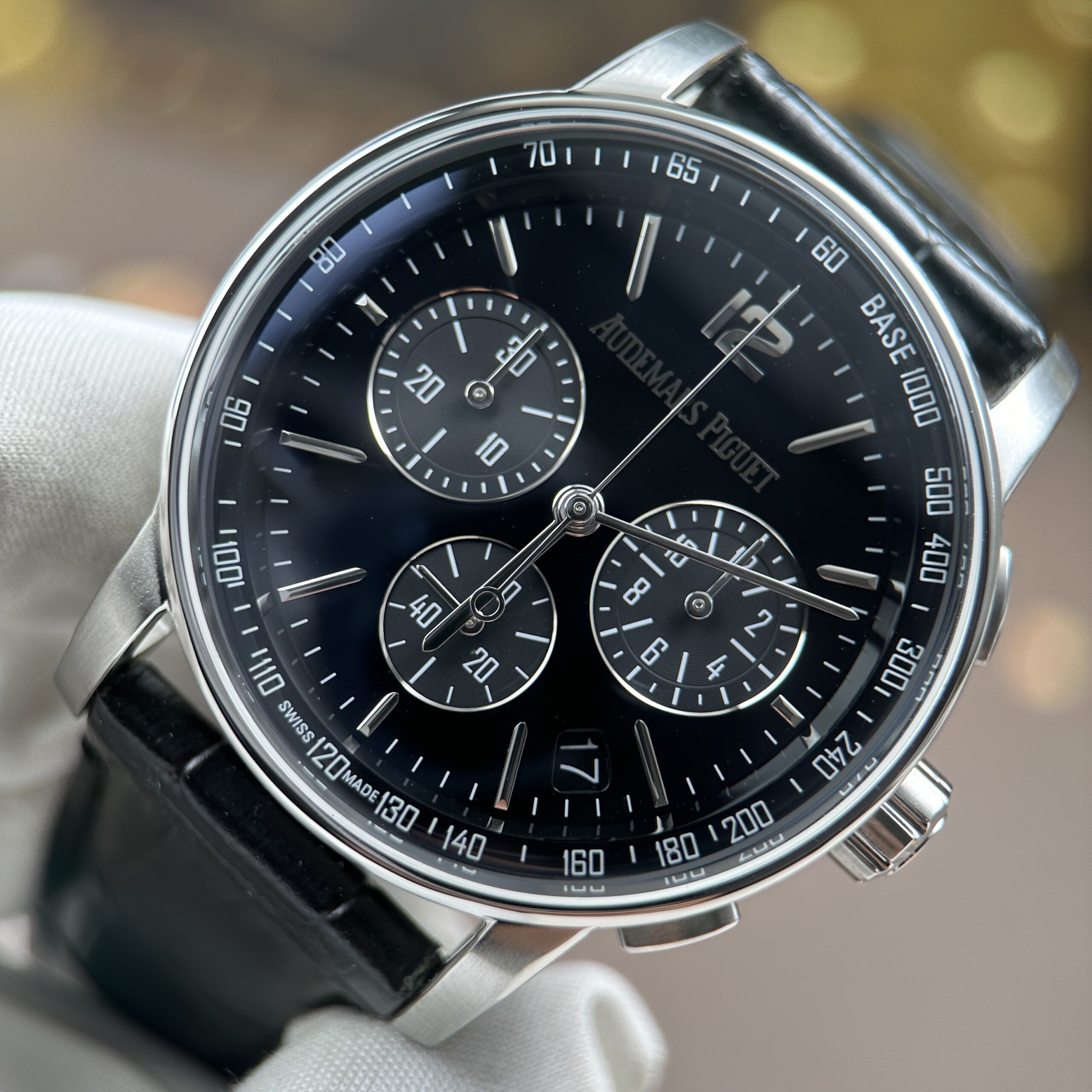 Đồng hồ Audemars Piguet Code 11.59 Replica 11 mặt số màu đen dây da nhà máy APS 41mm (7) Đồng hồ Audemars Piguet Code 11.59 Replica 11 mặt số màu đen dây da nhà máy APS 41mm (1)