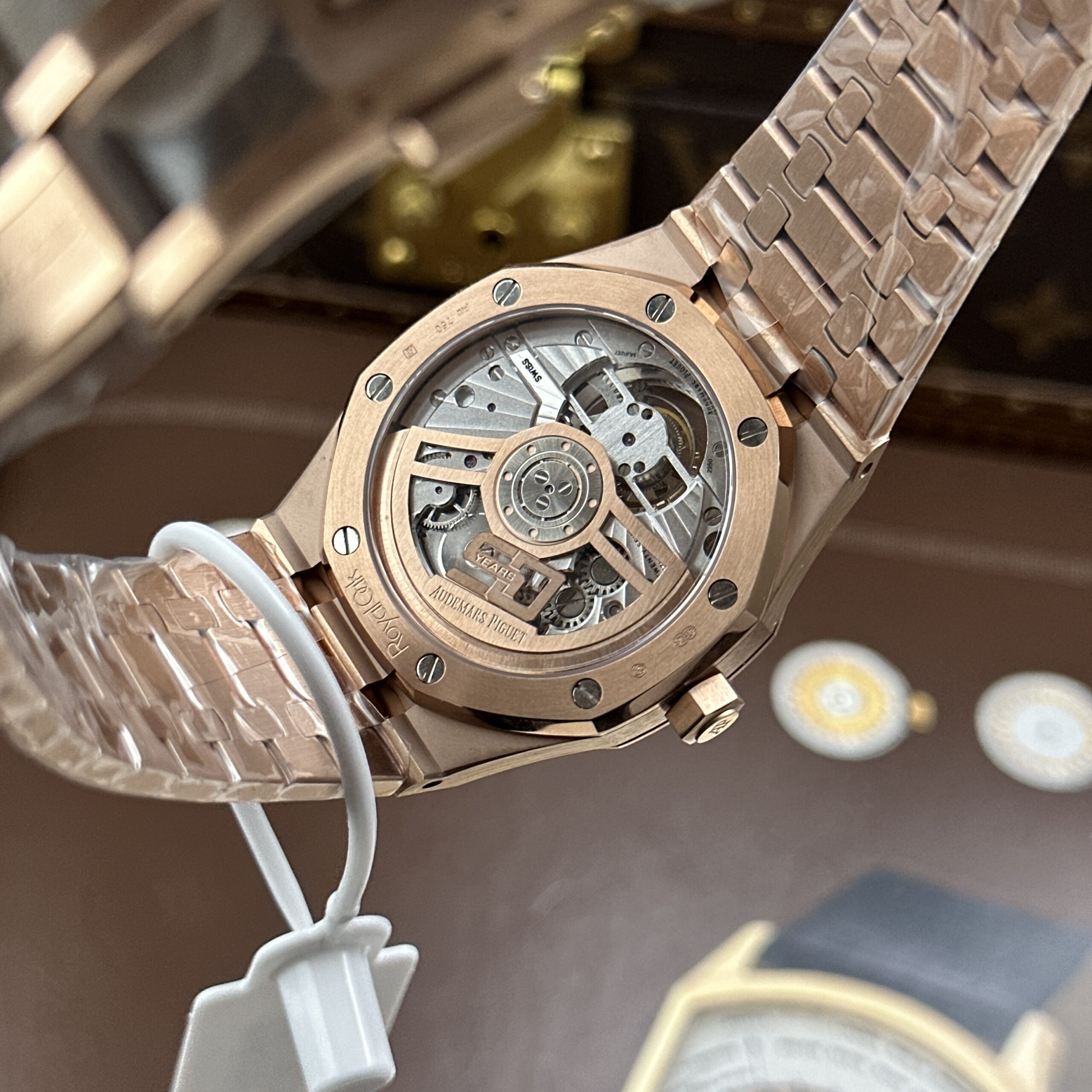 Đồng hồ Audemars Piguet Rep cao cấp Royal Oak Flying Tourbillon 26530OR mặt xám dây kim loại 41mm (3) Đồng hồ Audemars Piguet Rep cao cấp Royal Oak Flying Tourbillon 26530OR mặt xám dây kim loại 41mm (2)