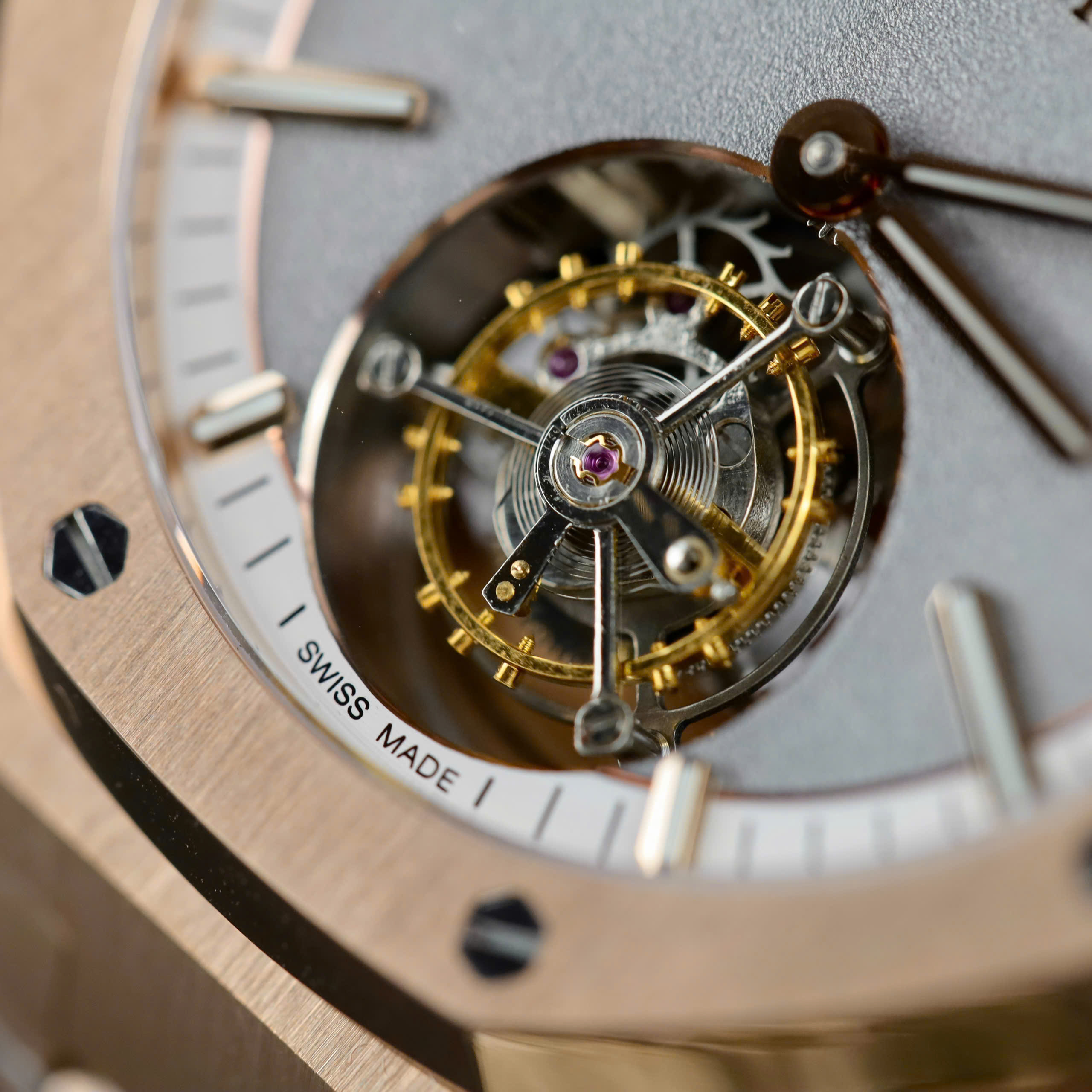 Đồng hồ Audemars Piguet Rep cao cấp Royal Oak Selfwinding Flying Tourbillon 26730OR mặt xám phun cát 41mm (5) Đồng hồ Audemars Piguet Rep cao cấp Royal Oak Selfwinding Flying Tourbillon 26730OR mặt xám phun cát 41mm (2)