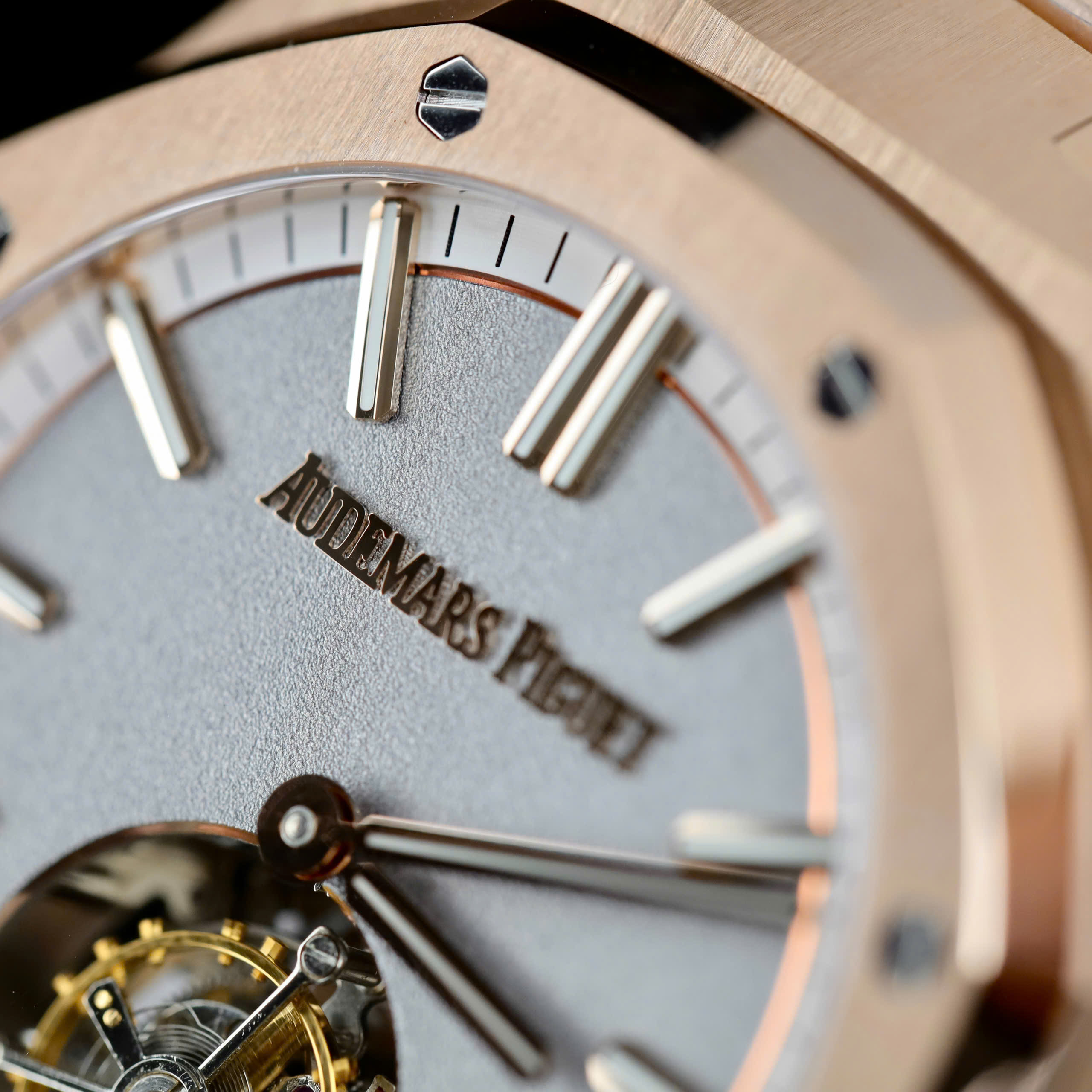 Đồng hồ Audemars Piguet Rep cao cấp Royal Oak Selfwinding Flying Tourbillon 26730OR mặt xám phun cát 41mm (7) Đồng hồ Audemars Piguet Rep cao cấp Royal Oak Selfwinding Flying Tourbillon 26730OR mặt xám phun cát 41mm (2)