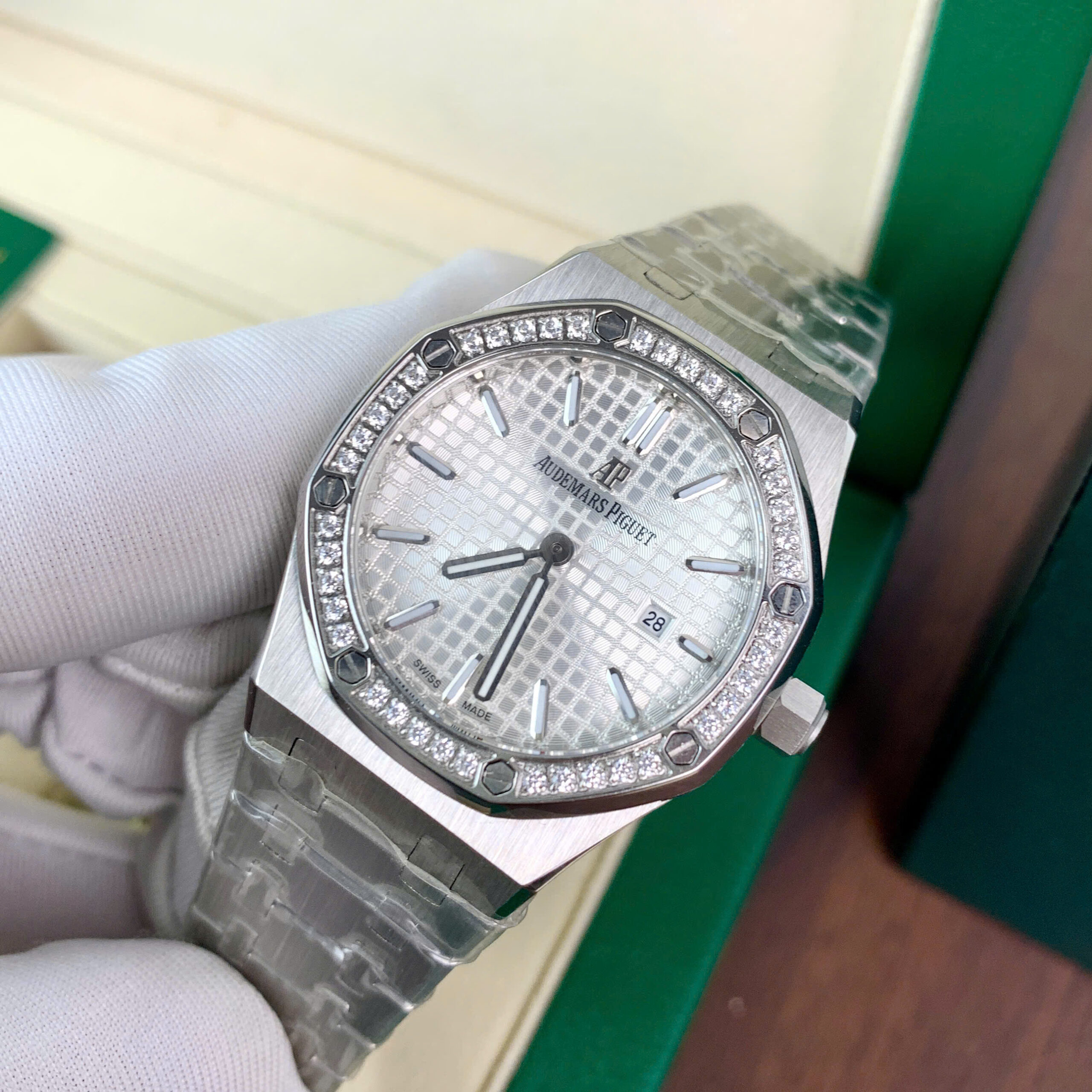 Đồng hồ Audemmars Piguet Royal Oak 15550 nữ đính đá dây kim loại fake cao cấp 34mm (1)