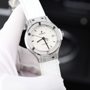 Đồng hồ Hublot Classic Fusion Fake 11 màu trắng đính moissanite HongKong 38mm (2)