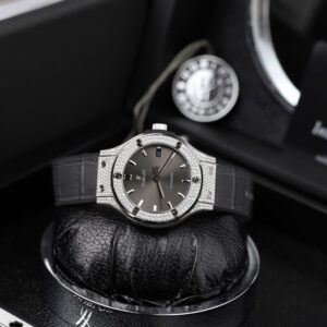 Đồng hồ Hublot Classic Fusion Rep 11 màu xám đính moissanite HongKong 38mm (2)