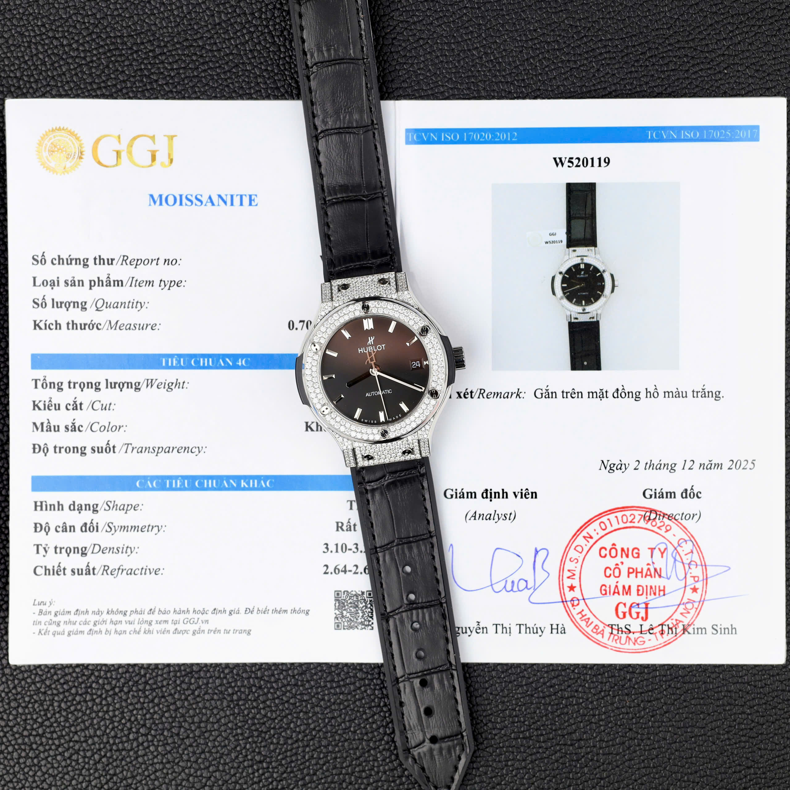 Đồng hồ Hublot Classic Fusion Replica 11 màu đen đính moissanite HongKong 38mm (1) Đồng hồ Hublot Classic Fusion Replica 11 màu đen đính moissanite HongKong 38mm (2)