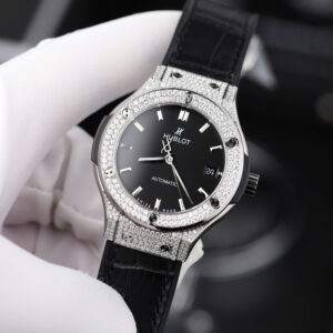 Đồng hồ Hublot Classic Fusion Replica 11 màu đen đính moissanite HongKong 38mm (2)