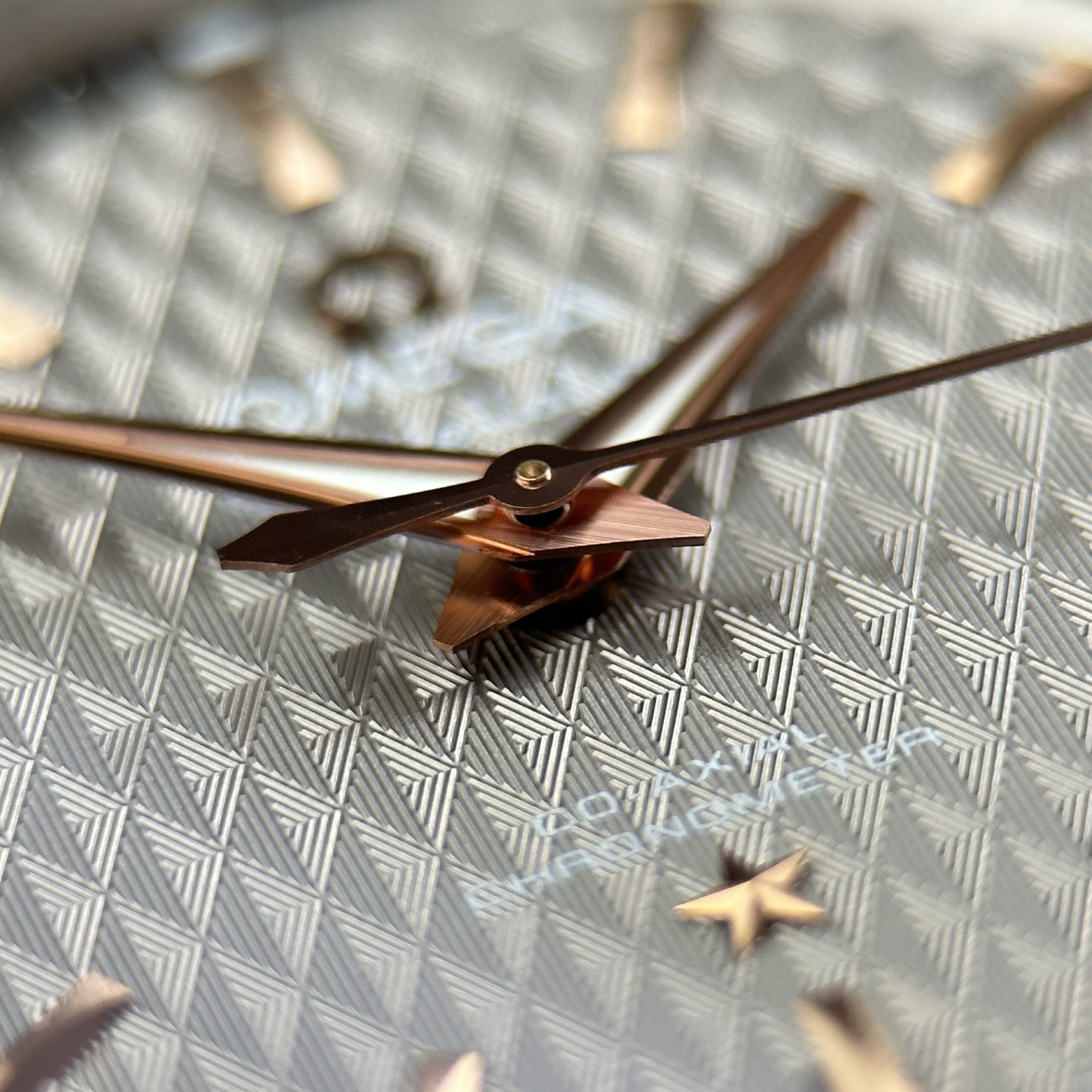 Đồng hồ Omega Constellation chế tác mặt xám dây kim loại 38mm (7) Đồng hồ Omega Constellation chế tác mặt xám dây kim loại 38mm (2)