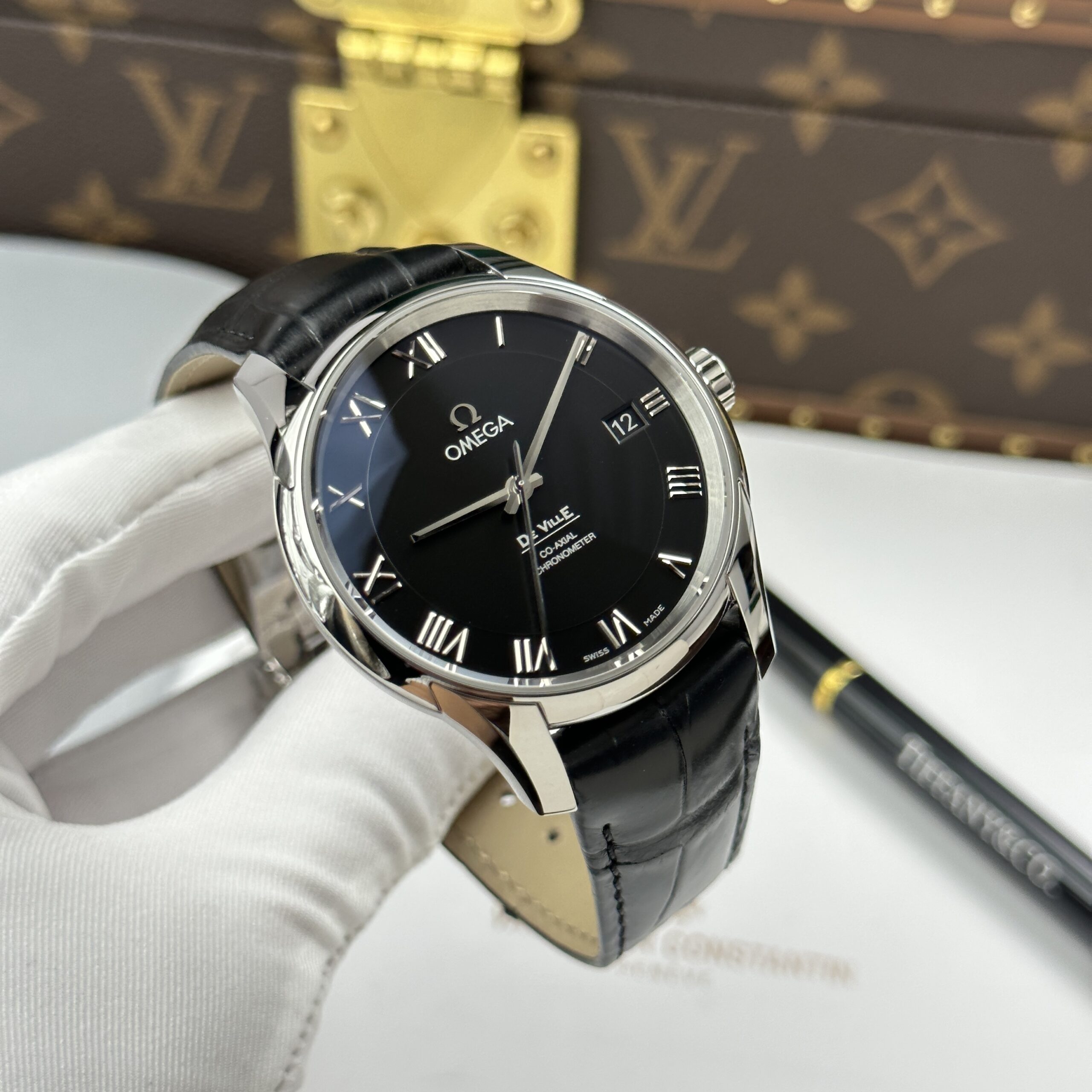 Đồng hồ Omega Replica 1 1 De Ville Co-Axial Chronometer 8500 mặt đen dây da 41mm (11) Đồng hồ Omega Replica 1 1 De Ville Co-Axial Chronometer 8500 mặt đen dây da 41mm (2)