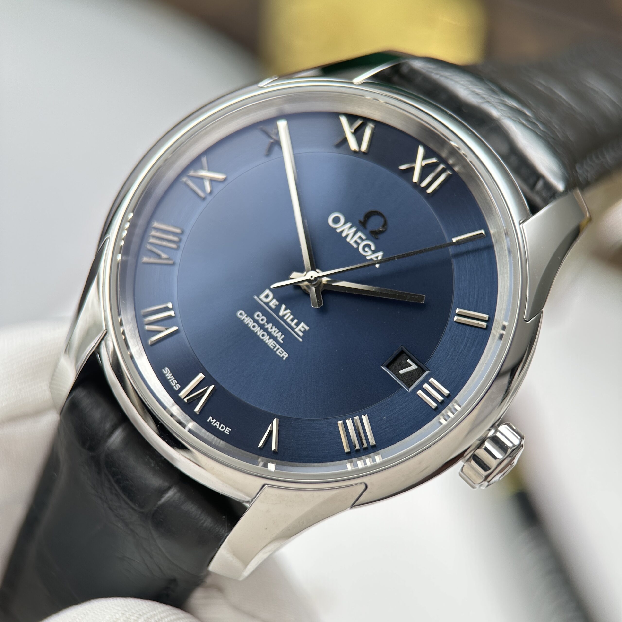 Đồng hồ Omega Replica 11 De Ville Co-Axial Chronometer 8500 mặt xanh dương dây da 41mm (10) Đồng hồ Omega Replica 11 De Ville Co-Axial Chronometer 8500 mặt xanh dương dây da 41mm (2)