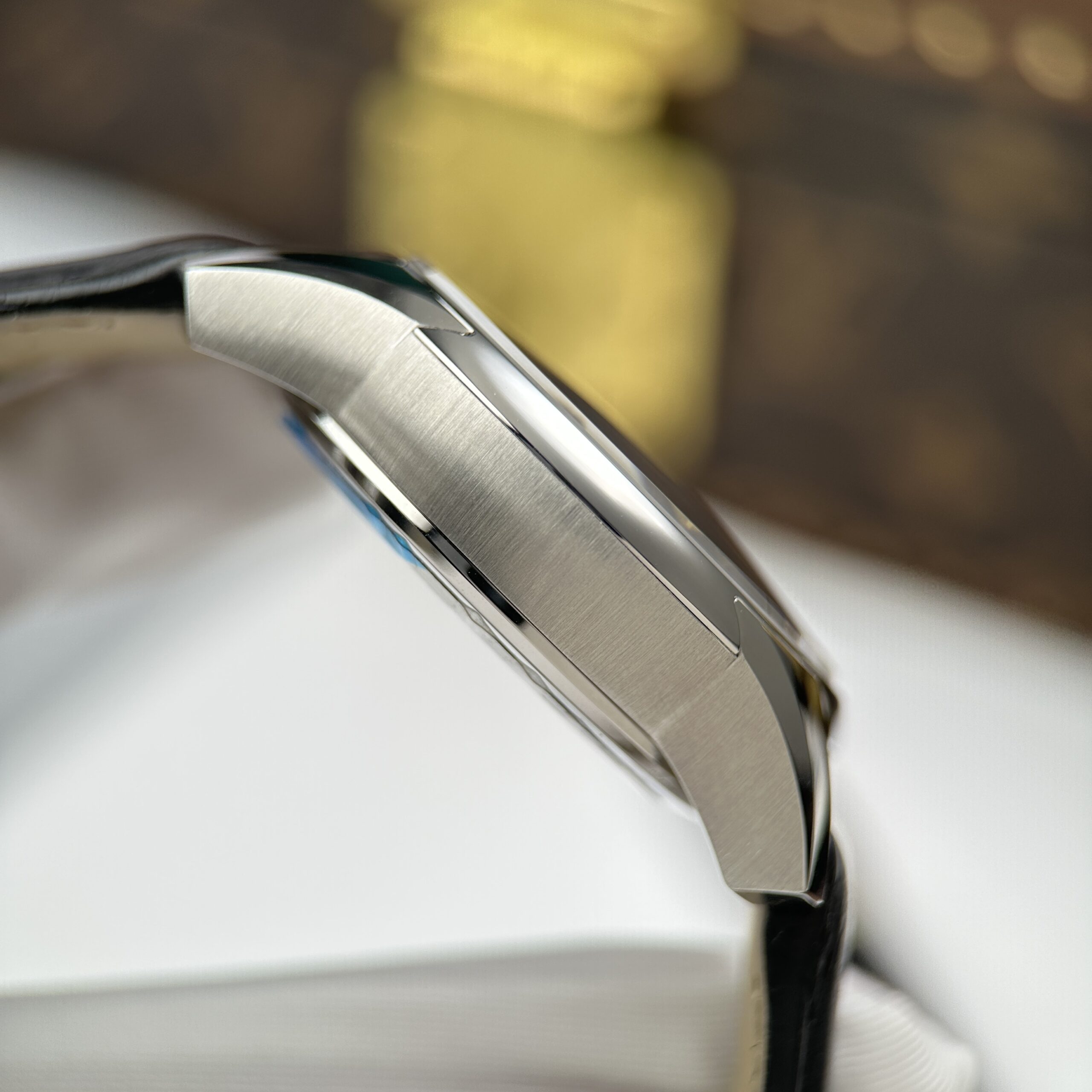 Đồng hồ Omega Replica 11 De Ville Co-Axial Chronometer 8500 mặt xanh dương dây da 41mm (6) Đồng hồ Omega Replica 11 De Ville Co-Axial Chronometer 8500 mặt xanh dương dây da 41mm (2)