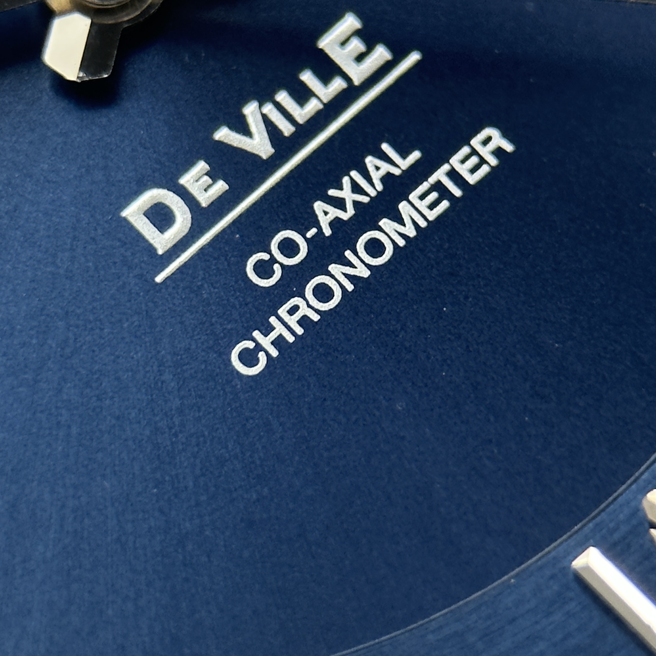 Đồng hồ Omega Replica 11 De Ville Co-Axial Chronometer 8500 mặt xanh dương dây da 41mm (8) Đồng hồ Omega Replica 11 De Ville Co-Axial Chronometer 8500 mặt xanh dương dây da 41mm (2)