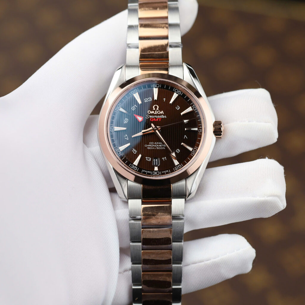 Đồng hồ Omega Seamaster Aqua Terra GMT Rep 11 mặt nâu chocolate dây kim loại xưởng VS 41 (2)