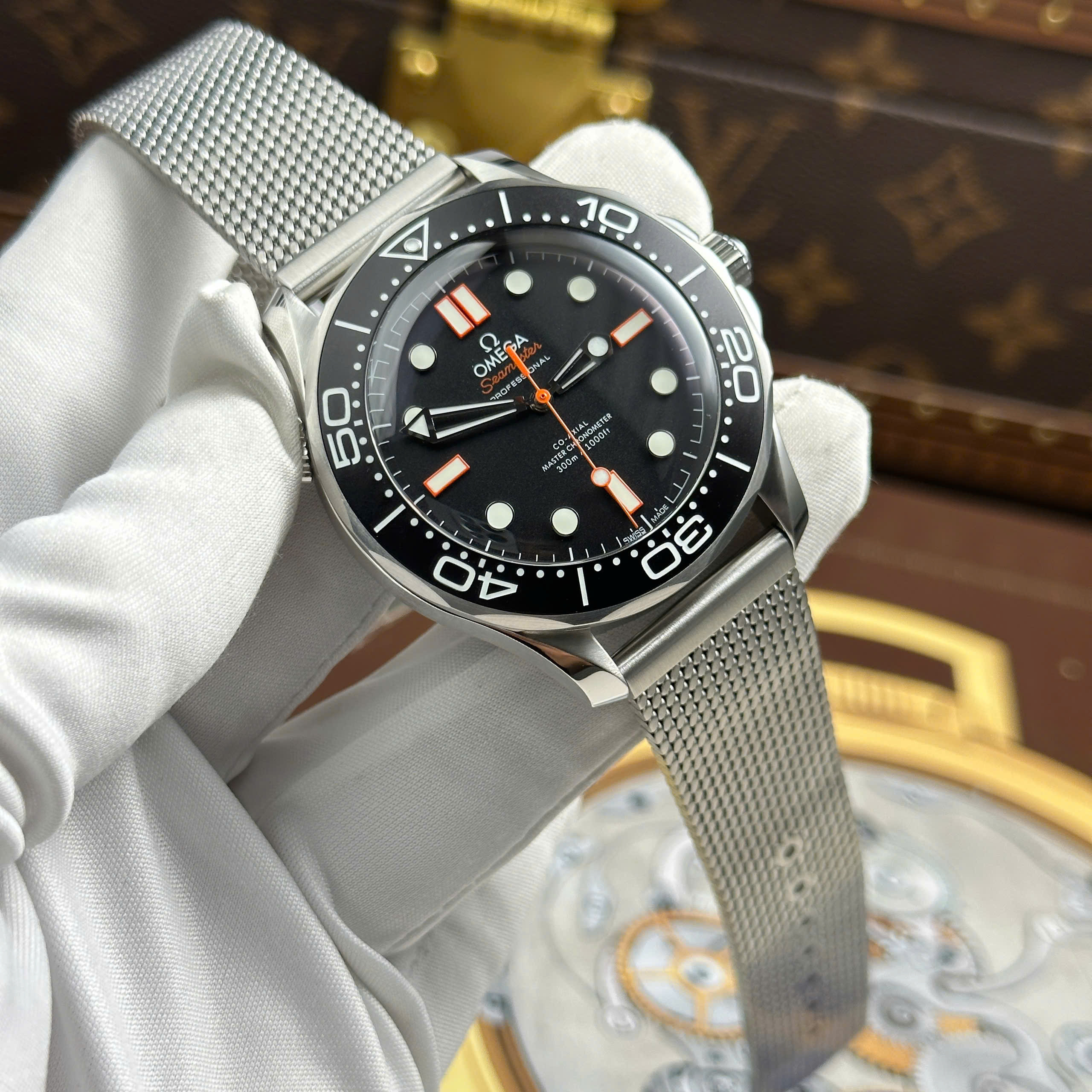 Đồng hồ Omega Seamaster Diver 300M Rep 11 mặt đen máy cơ Thuỵ Sỹ nhà máy VS 42mm (12) Đồng hồ Omega Seamaster Diver 300M Rep 11 mặt đen máy cơ Thuỵ Sỹ nhà máy VS 42mm (2)