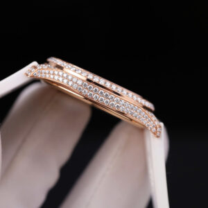 Đồng hồ Patek Philippe Aquanaut 5067 chế tác vỏ bọc vàng 18K đính full moissanite 35 (2)